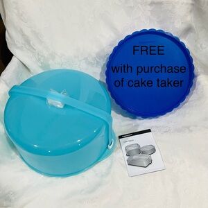 NEW Tupperware Round Cake Taker with FREE Pie Stackable (LAST one)